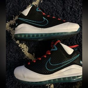 Nike Lebron VII Red Carpet. Size 13.